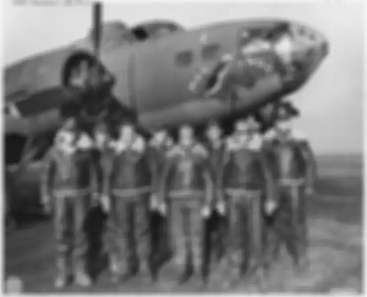 Kru pengebom AS di suatu tempat di Inggris, pilot Lawley adalah salah satunya.