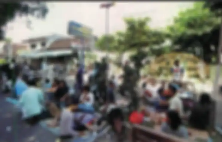 Saking banyaknya korban akibat Gempa Jogja, sampai-sampai perawatan korban dilakukan di luar rumah sakit (Intisari)