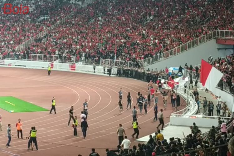 Buntut Kisruh Timnas Indonesia Vs Malaysia Fifa Beri Sanksi Ke Pssi Bolasport Com