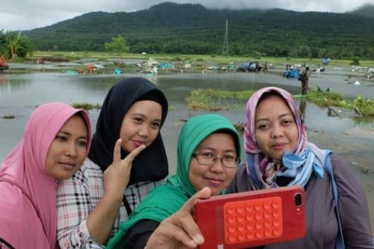Demi Likes, Masyarakat Incar Lokasi Tsunami Anyer Jadi Tempat Selfie