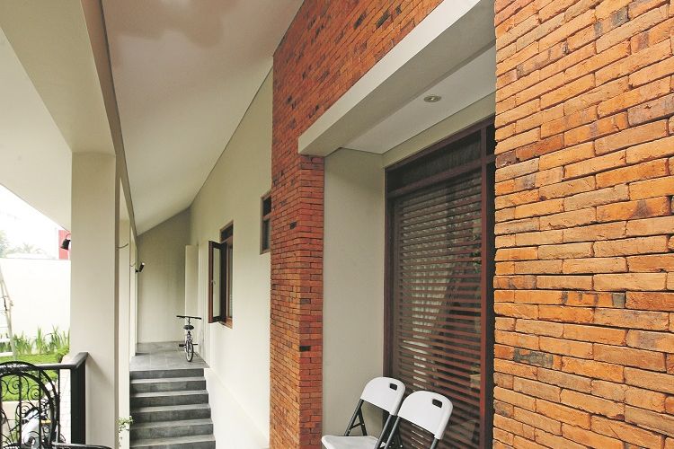 7 Inspirasi Desain Bata, Bikin Rumah Tampil Alami dan Tropis!