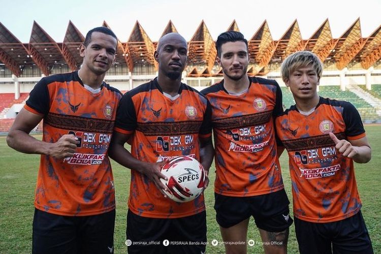 Pemain Asing Persiraja Dilarang Bermain Lawan Bhayangkara Fc Bolasport Com