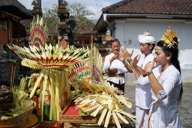 Berkembang di Indonesia Lewat Berdirinya Kerajaan-kerajaan Termashyur Ini, Beginilah Perbedaan Agama Hindu di India dan Indonesia dan Mengapa Hindu Bali Rayakan Nyepi, Bukan Diwali