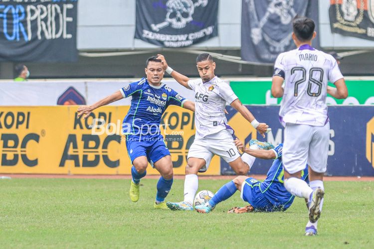 Renan Silva Semakin Beraroma Brasil Lewat Sepatu Baru Mills di Persik