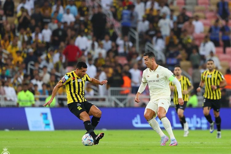 Hasil Liga Arab Saudi - Cristiano Ronaldo cs Keok, Al-Ittihad Gusur Al Nassr dari Puncak Klasemen - Bolasport.com