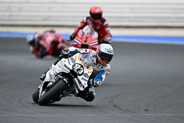 Hasil MotoGP San Marino 2024 - Gerimis Datangkan Plot Twist Besar, Marc  Marquez Fenomenal Asapi Pecco Bagnaia, Jorge Martin Paling Ngenes -  Bolasport.com