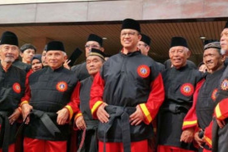 Dikukuhkan Jadi Pendekar Kehormatan Tapak Suci Anies Baswedan Berjanji Akan Ikut Kembangkan Pencak Silat Semua Halaman Bolasport Com