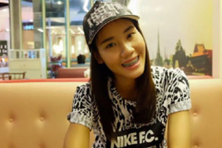 Keren Adik Perempuan Teerasil Dangda Yang Cantik Ini Loloskan Thailand Ke Piala Dunia Wanita 2019 Bolasport Com