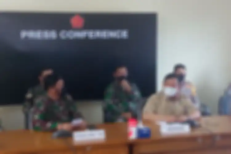 Panglima TNI Hadi Tjahjanto dan Menhan Prabowo Subianto dalam konferensi pers di Base Ops Lanud I Gusti Ngurah Rai, Bali 