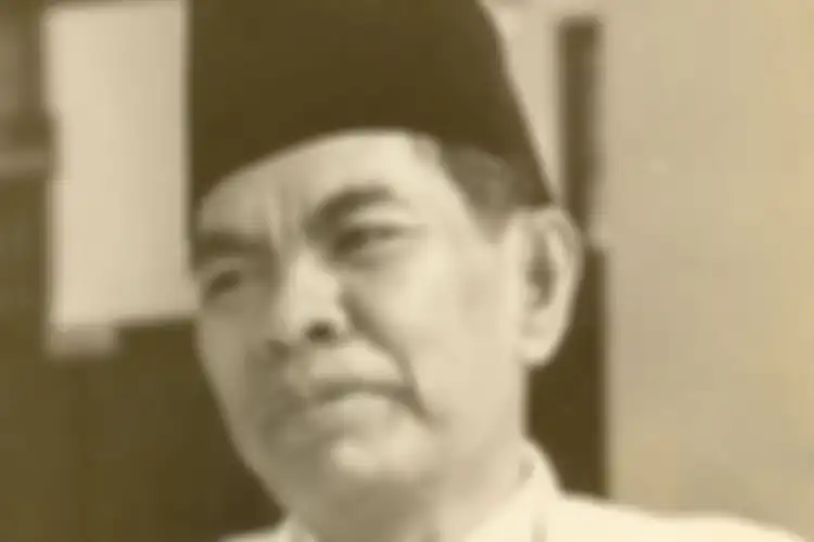 Mohammad Yamin, tokoh bangsa yang merumuskan Sumpah Pemuda.
