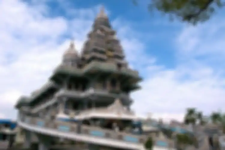 Gereja katolik bernama Graha Maria Annai Velangkanni. 