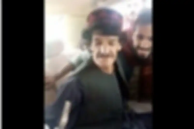 Pada 2021, Taliban mengaku telah membunuh seorang komedian terkenal Afghanistan, Nazar Mohammad alias Khasha Zwan.