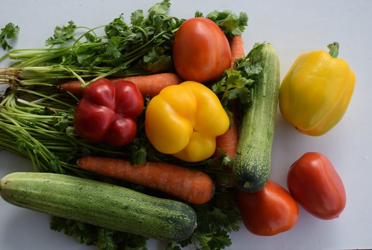 Bukan Pakai Sabun, Gunakan 3 Bahan Ini untuk Mencuci Buah dan Sayur