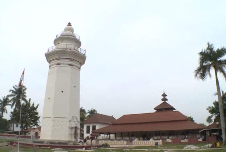 Bentuk Akulturasi Budaya dari Bangunan Masjid Agung Banten, Materi