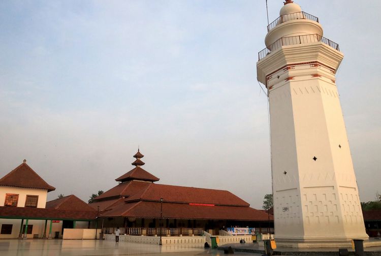 Makna dari Tumpak Tiang Masjid Banten yang Berbentuk Labu, Ringkasan