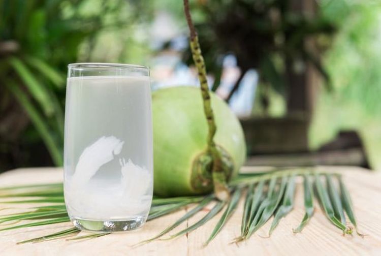5 Manfaat Air Kelapa Muda yang Sangat Berkhasiat untuk