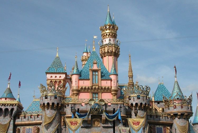Sudah Genap Berdiri 64 Tahun, Ini Sejarah Disneyland Pertama di Dunia yang Dibangun di Los