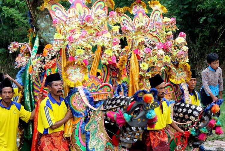ragam-kebudayaan-daerah-jawa-timur-tari-lagu-dan-alat-musik