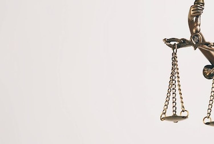 Sebutkan Contoh Penerapan Norma dan Peraturan Lainnya dalam Lingkungan