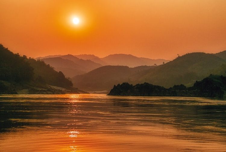 Panjang Sungai Mekong diperkirakan mencapai 4.350 kilometer atau sekitar 2.700 mil.