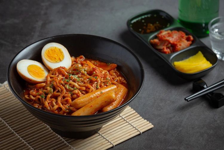Suka Makan Makanan Pedas? Ternyata Ini 5 Manfaatnya bagi Kesehatan - Kids