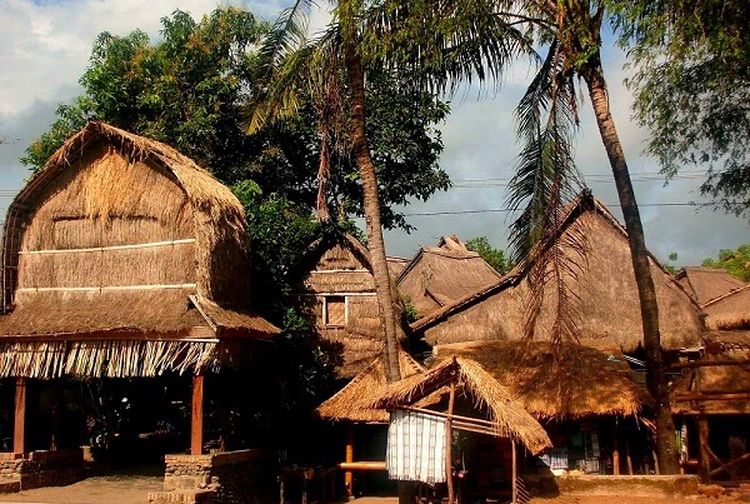 Rumah Adat Suku Sasak: Filosofis, Keunikan dan Bentuknya - Kids