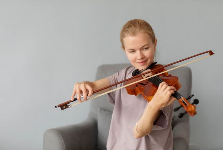 Mengenal Alat Musik Biola dan Teknik Dasar Memainkannya - Kids