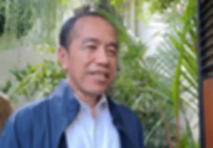 Di Wajahnya Muncul Bercak-bercak Sepulang dari Vatikan, Apa Sebenarnya Penyakit Jokowi?