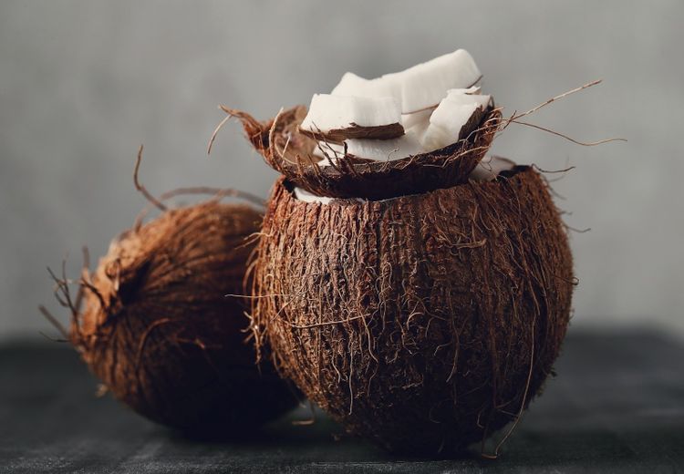 Benarkah Makan Kelapa Bisa Sebabkan Infeksi Cacing Kremi? Cek Faktanya