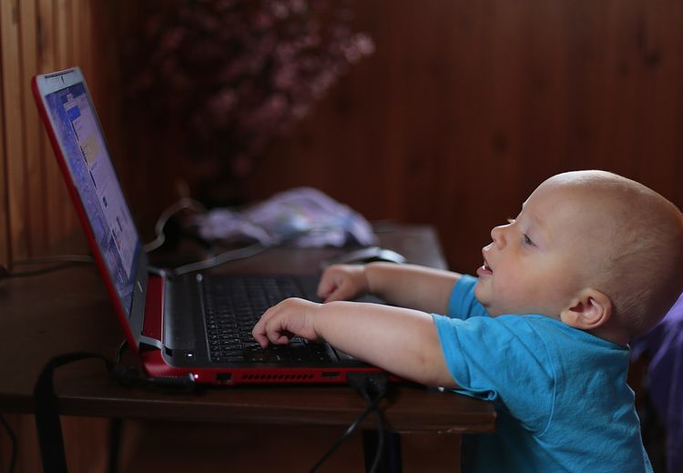 Studi: Tayangan Digital pada Anak Perlambat Kemampuan Sensori