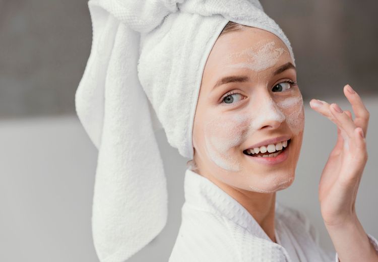 3 Alasan Mengapa Kamu Harus Gunakan Gentle Cleanser, Kulit Bisa Lebih Sehat!