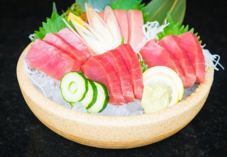 Bolehkah Makan Ikan Mentah Setelah Melahirkan? Awasi Risikonya
