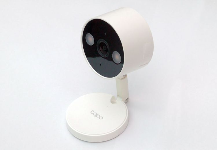 Review Tapo C120: Terang dengan Starlight, Inframerah, dan Lampu Sorot