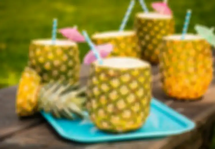 Jika Kita Memiliki Gejala Penyakit Maag, Bolehkah Makan Nanas?