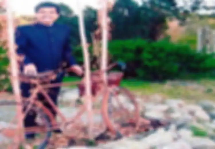 Mengikuti Ramalan, Pria Ini Bersepeda Sejauh 9.656 Km Demi Bertemu Cinta Sejatinya