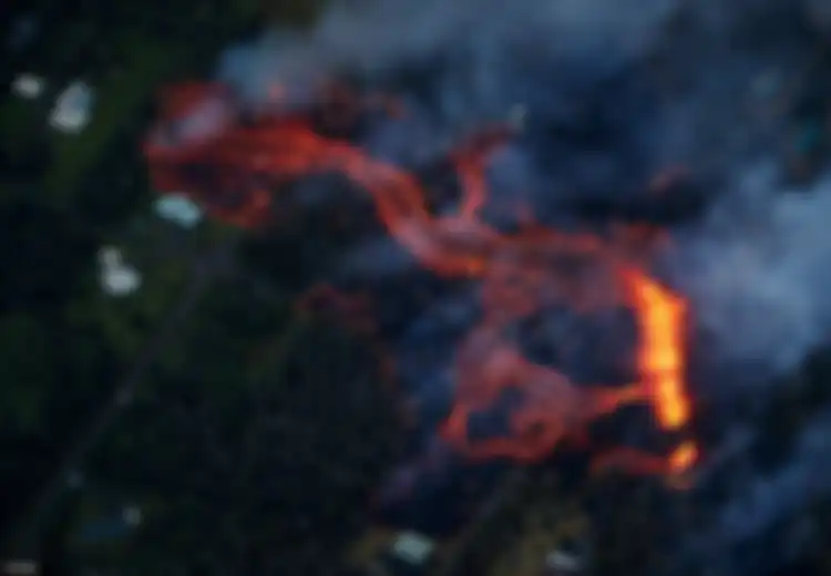 Foto-foto Mengerikan dari Luapan Lava Gunung Berapi Kilauea di Hawai, Jalanan Beraspal pun Terbakar