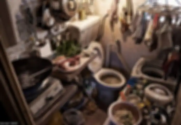 Sulit untuk Bernapas hingga Toilet dan Dapur Menyatu, Inilah Potret Miris dan Beratnya Kehidupan Warga Hong Kong yang Tinggal di Apartemen Kumuh