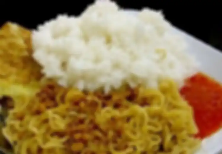 Jika Anda Ingin Kurus, Jangan Makan Nasi Dengan Mi Instan Secara Bersamaan!