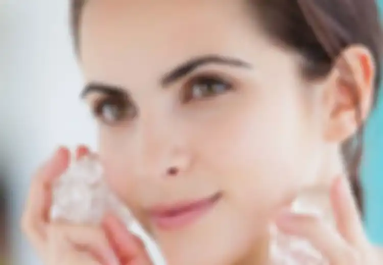 Bikin Lebih Cantik Bercahaya, Inilah 5 Manfaat Es Batu Bagi Kulit Wajah, Begini Cara Pakainya