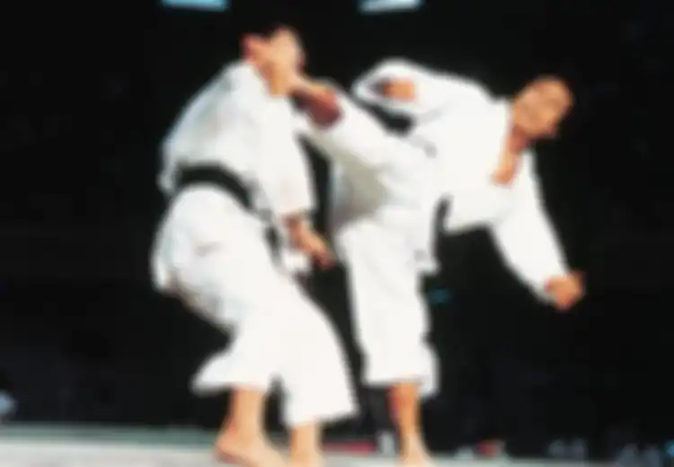 Datang Jauh-Jauh Dari Jepang Untuk Melatih Tentara Indonesia, Master Karate Ini Malah Langsung Tumbang Saat Tanding dengan  Pelatih Silat Indonesia Ini, Sekali Hajar Langsung KO
