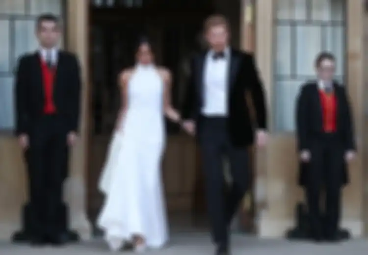 Terungkap, Harga Gaun Resepsi Meghan Markle Mahal Banget dan akan Dijual 'Limited Edition' untuk Para Penggemarnya