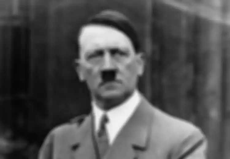 Dari Gigi, Terungkaplah Kisah Kematian Adolf Hitler yang Sebenarnya