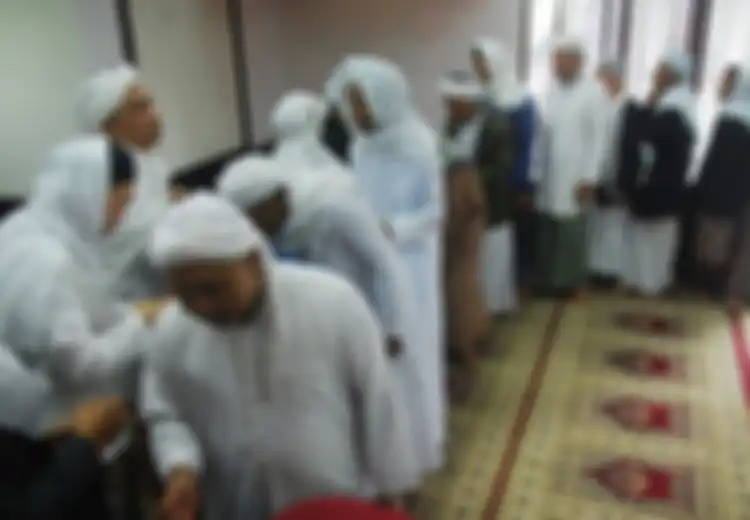 Hari Rabu Ini Jemaah Naqsyabandiyah Al-Kholidiyah Rayakan Idul Fitri dan Shalat Ied
