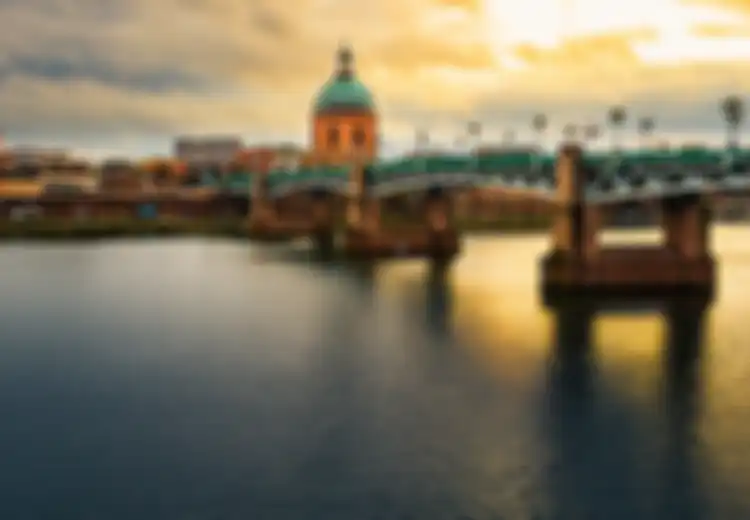 Lebaran di Toulouse, Wajah Bule kok Seleranya Kerupuk dan Sambal Terasi Ya?