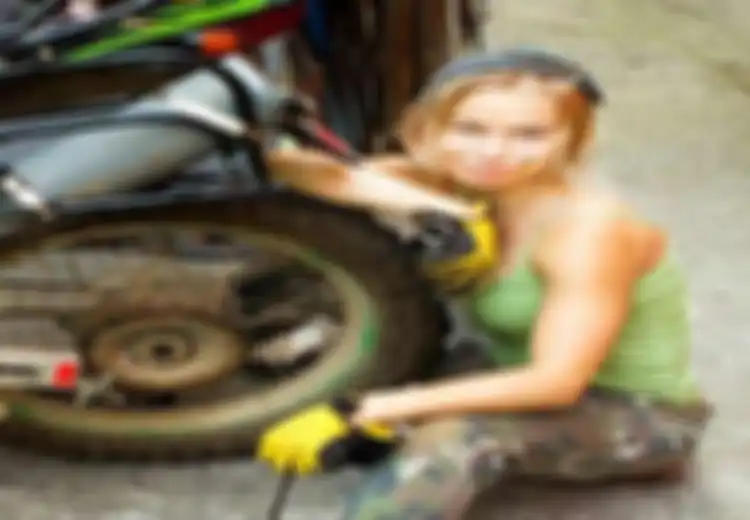 Biker Wanita Ini Tak akan Pulang ke Negaranya Sebelum Para Pemerkosanya Dipenjara
