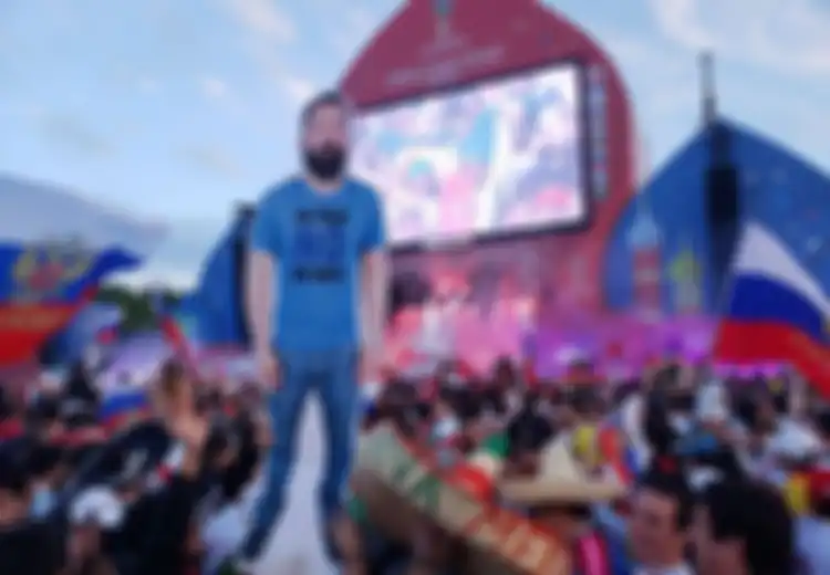 Kocak, Tak Diizinkan Istri untuk Nonton Piala Dunia, Pria Ini Tetap Datang Dalam 'Wujud Lain'