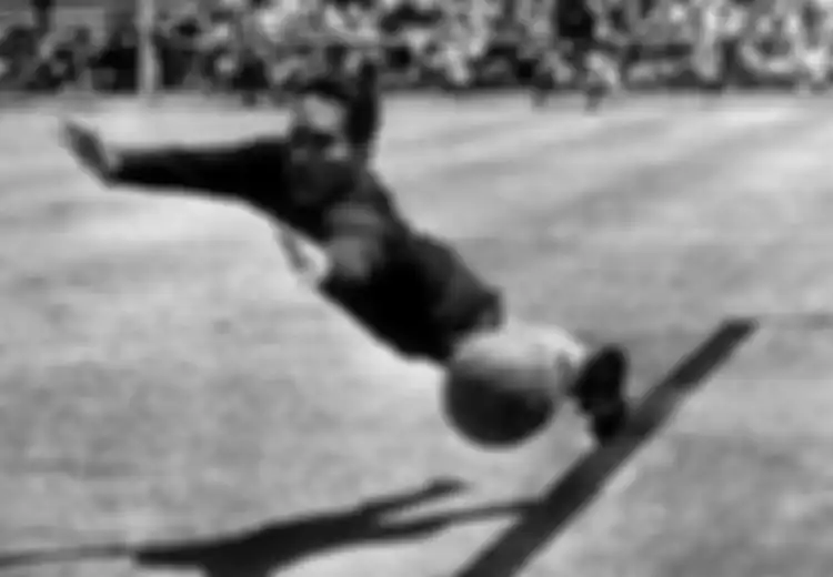 Maulwi Saelan, Ajudan Bung Karno Sekaligus Kiper Legendaris Indonesia yang Menahan Imbang Tim Terkuat Eropa