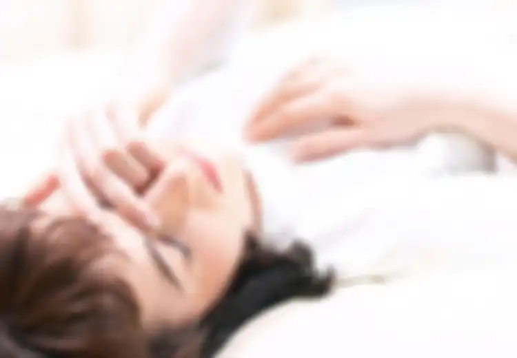 Berhenti Sekarang Juga! Ini 7 Bahaya Tidur Dengan Rambut Basah