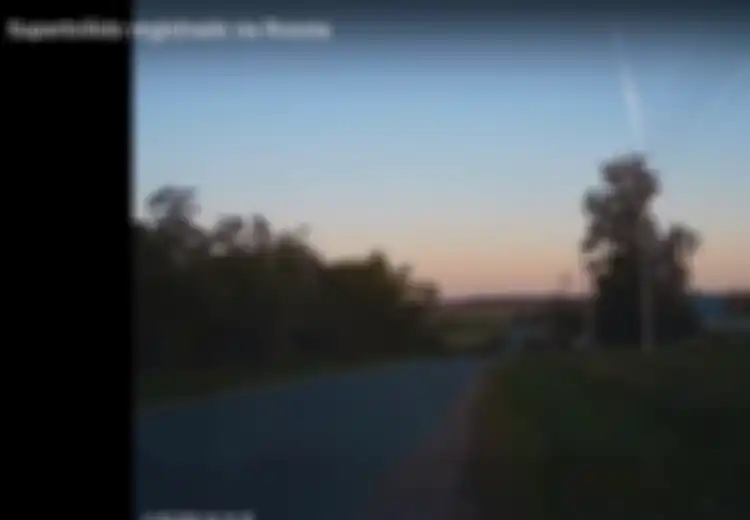 Sebuah Meteor Berkekuatan 2,8 Kiloton Jatuh di Rusia, Untung Tidak Jatuh di Stadion Piala Dunia!