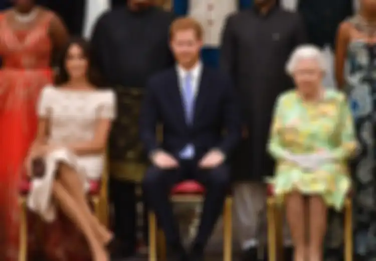 Duduk Dengan Kaki Disilangkan, Meghan Markle Kembali Langgar Aturan Kerajaan